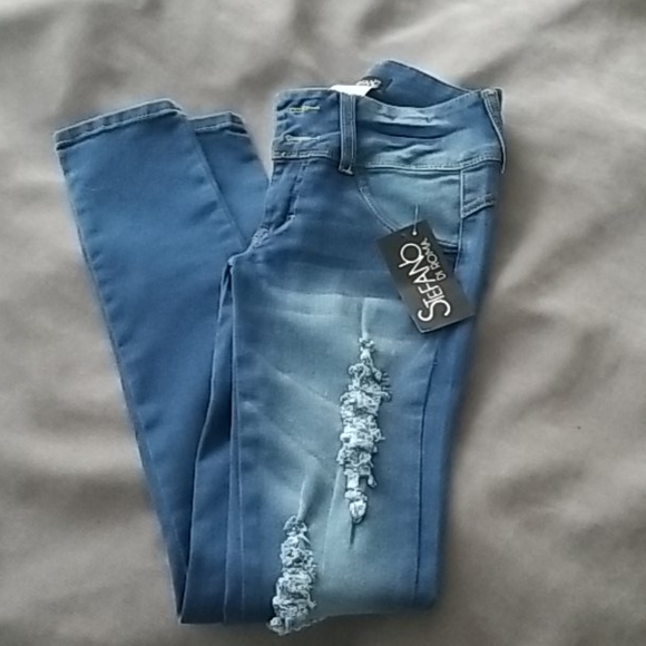 Jean - Picture 2 of 4